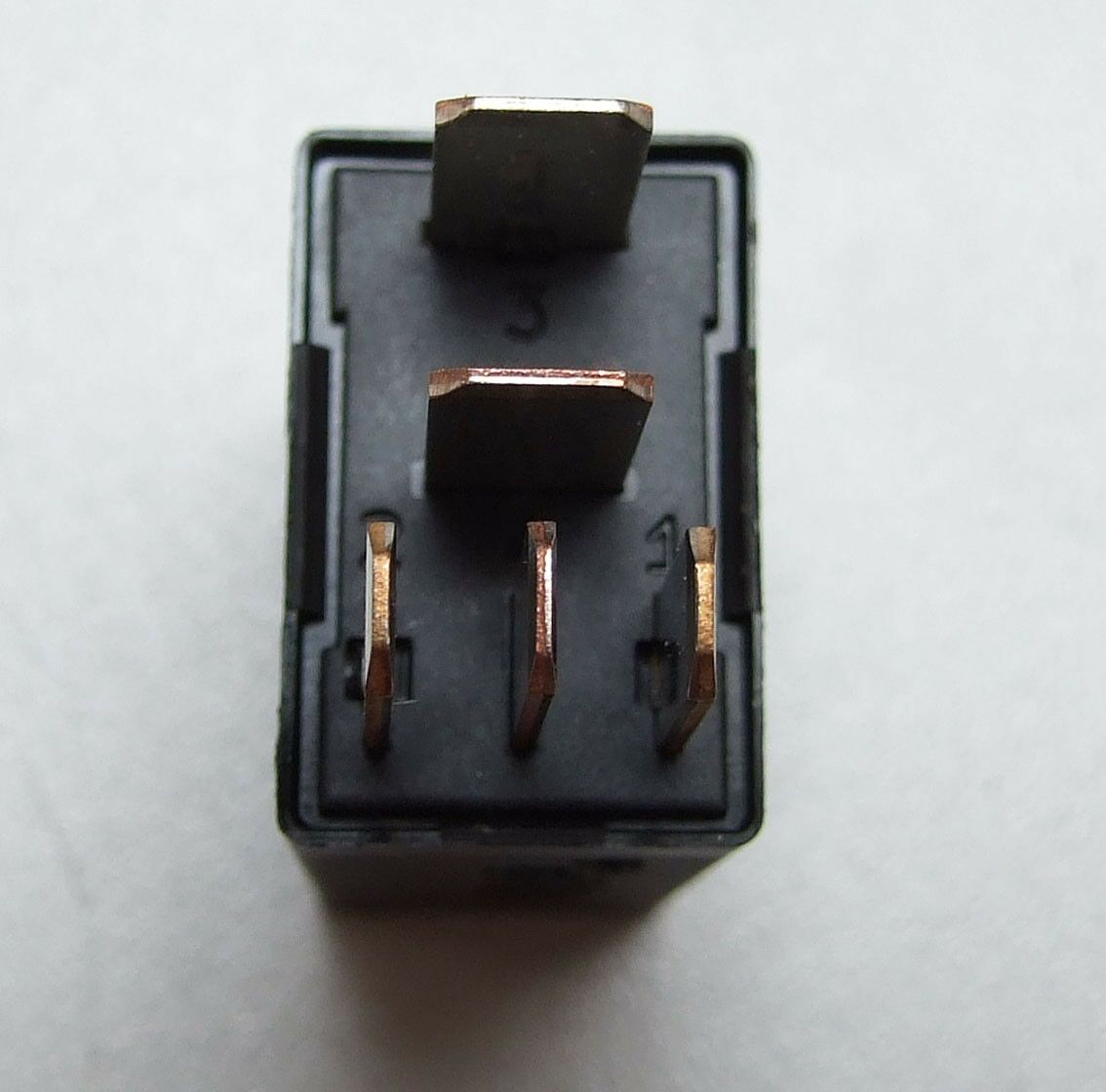 Реле мини 12v 15/25 amp 5 izv.